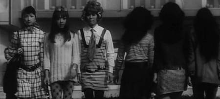 funeral-parade-of-roses7