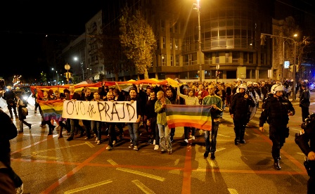 Noćni protest zbog zabrane prajda 2013